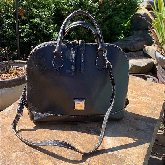 Dooney & Bourke Handbags - 🖤Dooney&Bourke Saffiano Leather Zip-Zip Satchel